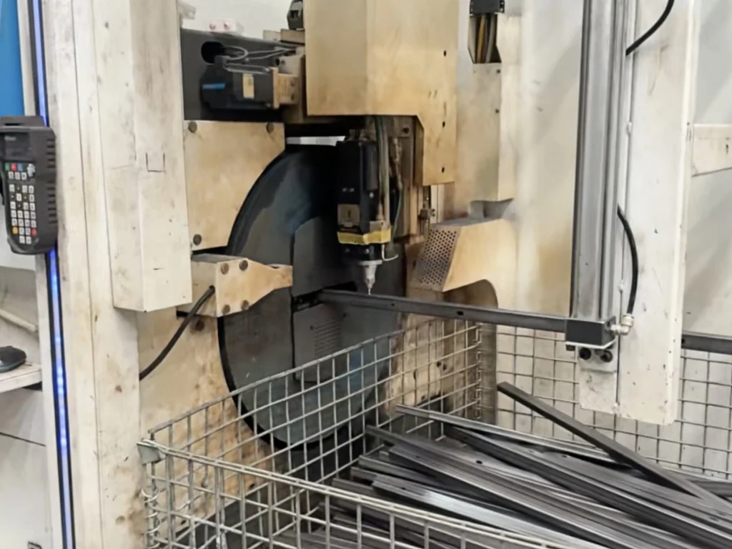 Large-Scale Deployment of Integrated Handheld Laser Welding Equipment